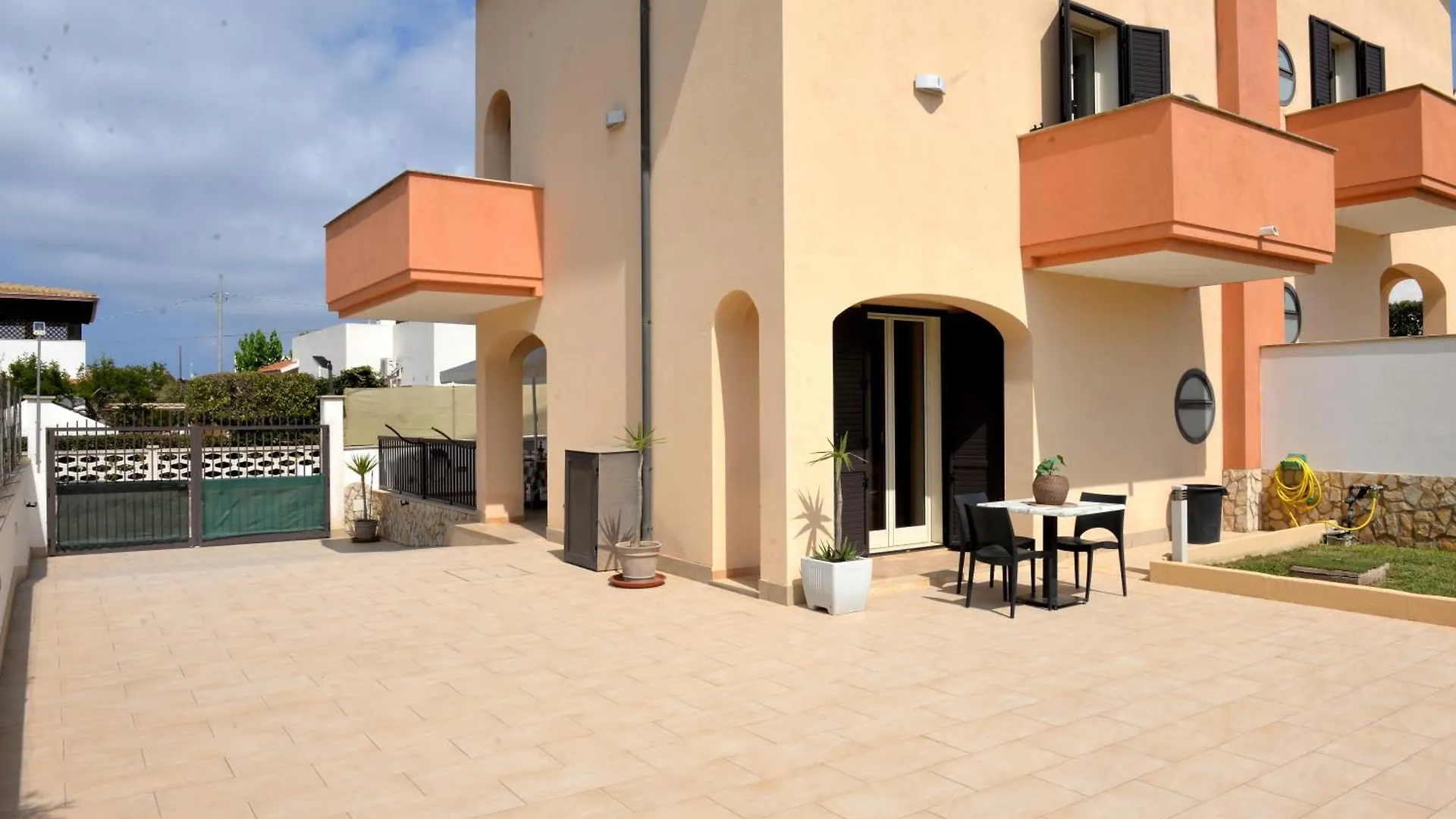 Villa Marzamemi 0*,  Italia